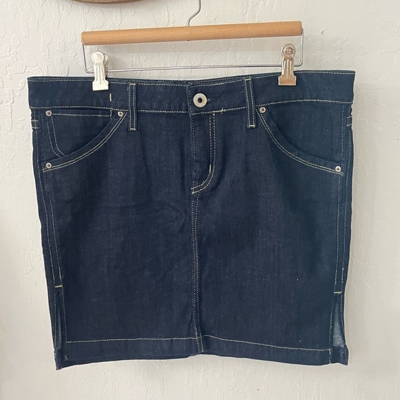 Hudson Jeans Dresses & Skirts - Hudson Dark Wash Pencil Mini Denim Skirt Thigh Slit Size 32
